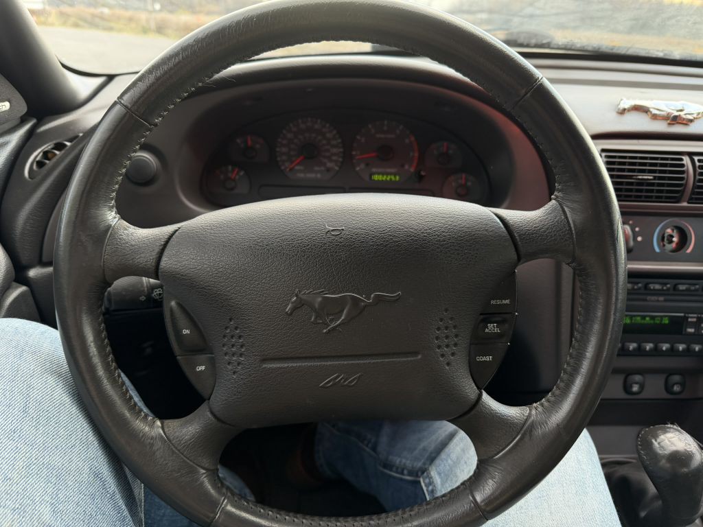 2002 Ford Mustang Image 17