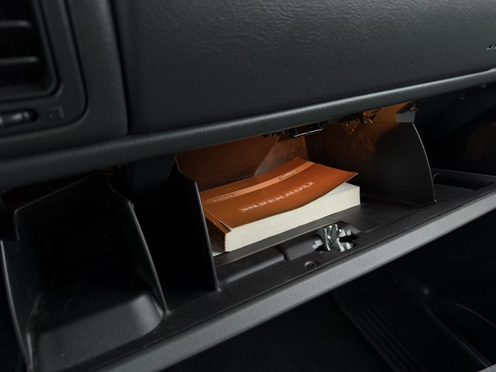 2002 Chevrolet Silverado 1500 Image 16