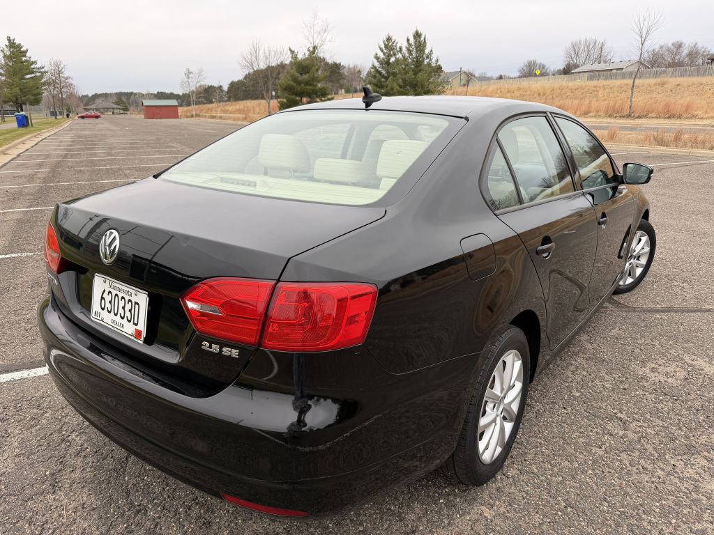 2011 Volkswagen Jetta Image 5
