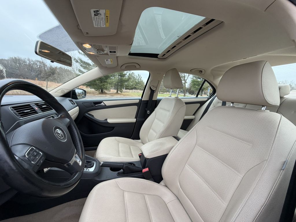 2011 Volkswagen Jetta Image 10