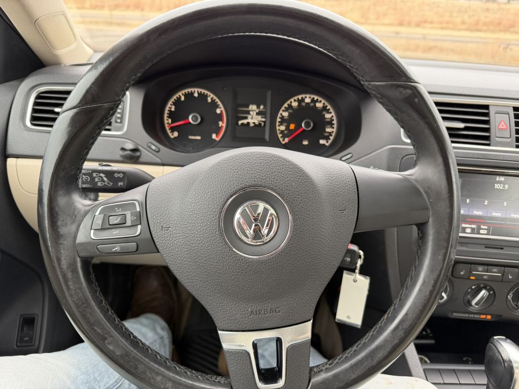2011 Volkswagen Jetta Image 18