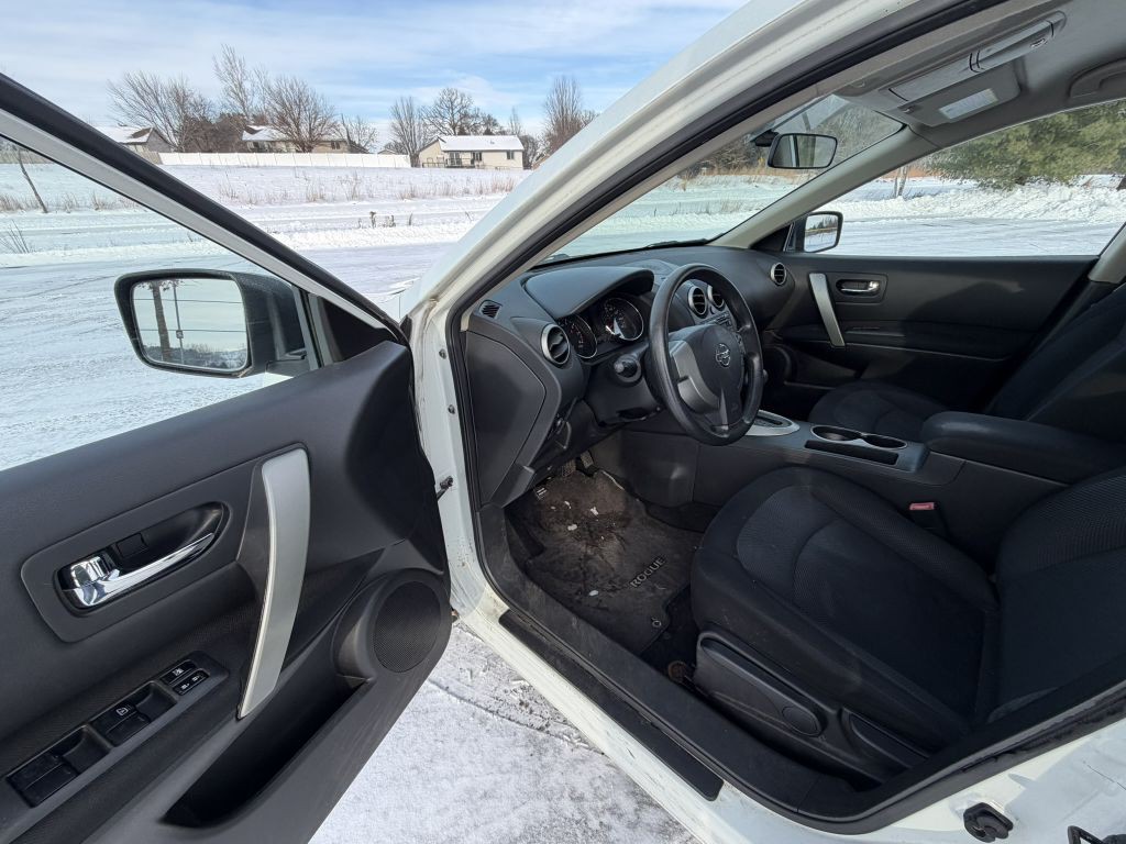2011 Nissan Rogue Image 9