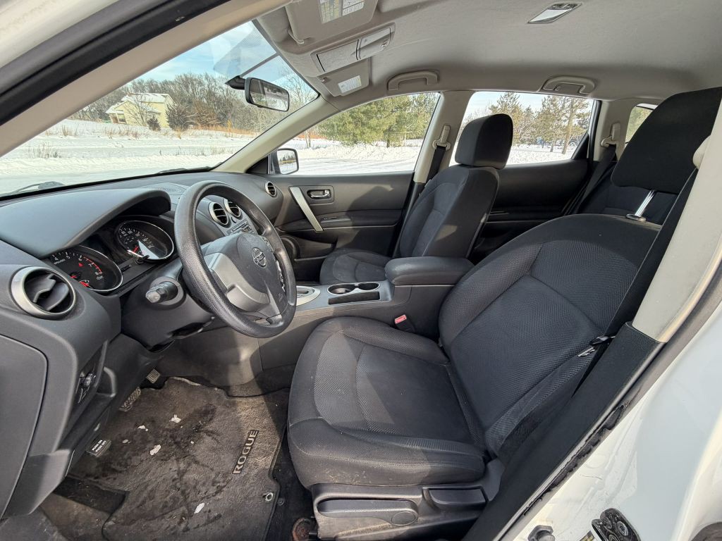 2011 Nissan Rogue Image 10