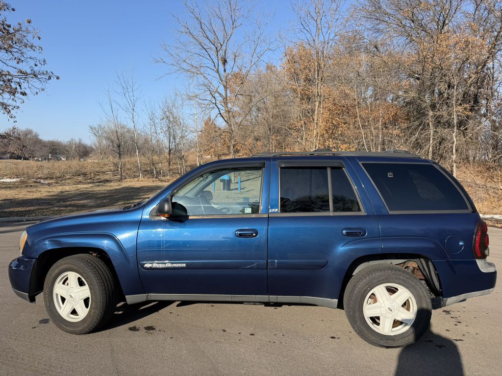 2002 Chevrolet Trailblazer Image 2