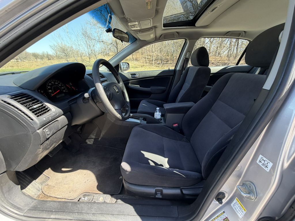 2004 Honda Accord Image 10