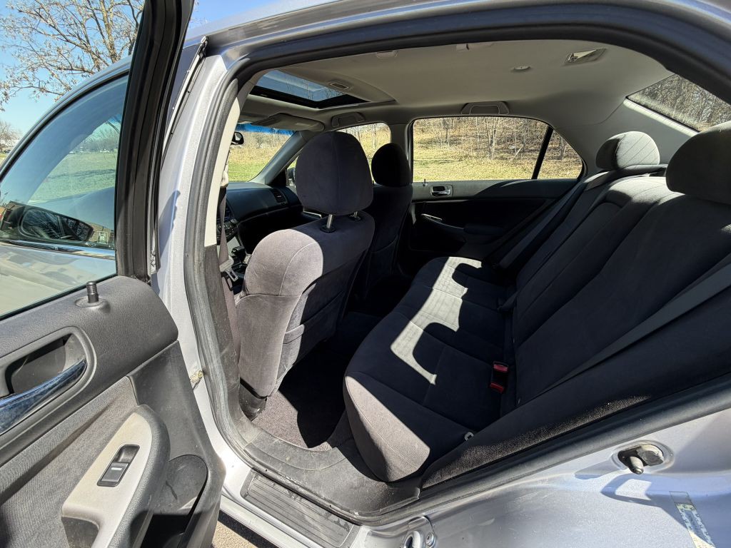 2004 Honda Accord Image 11