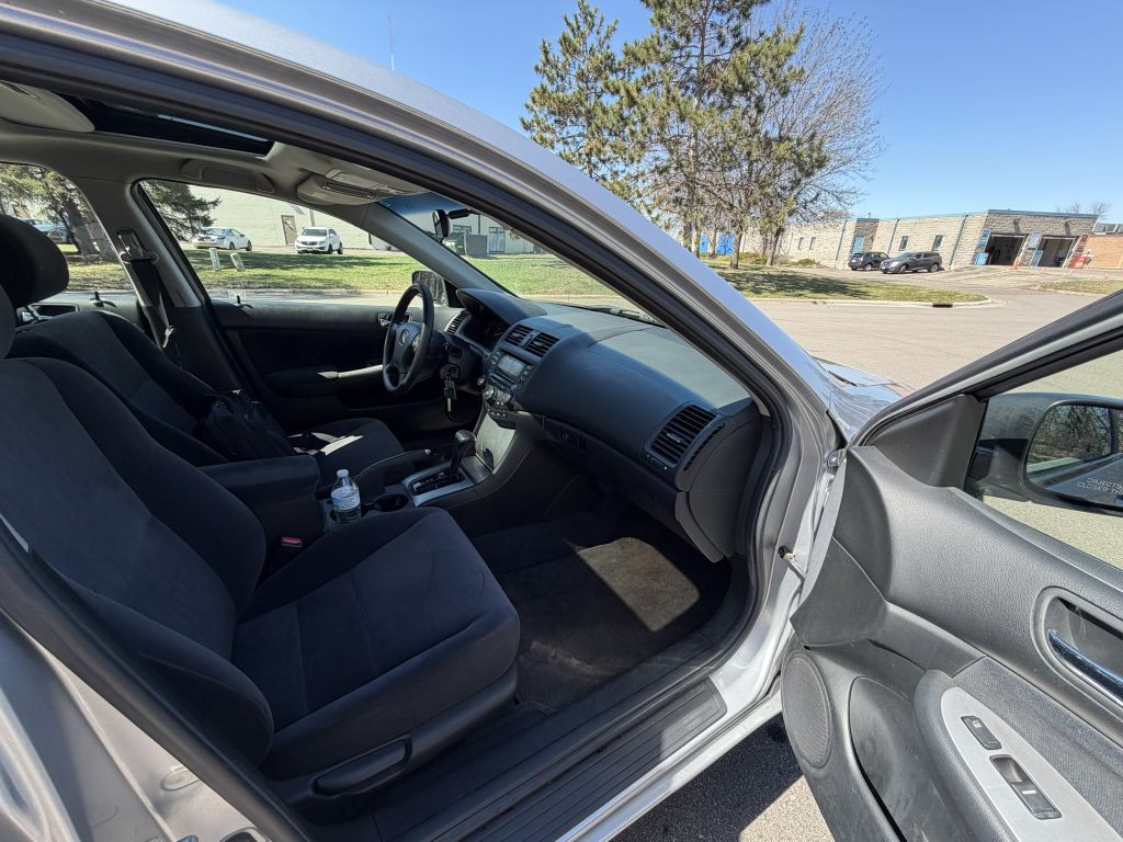 2004 Honda Accord Image 14