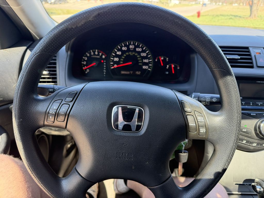 2004 Honda Accord Image 17