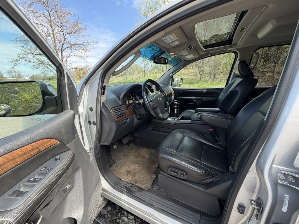 2011 Nissan Armada Image 9