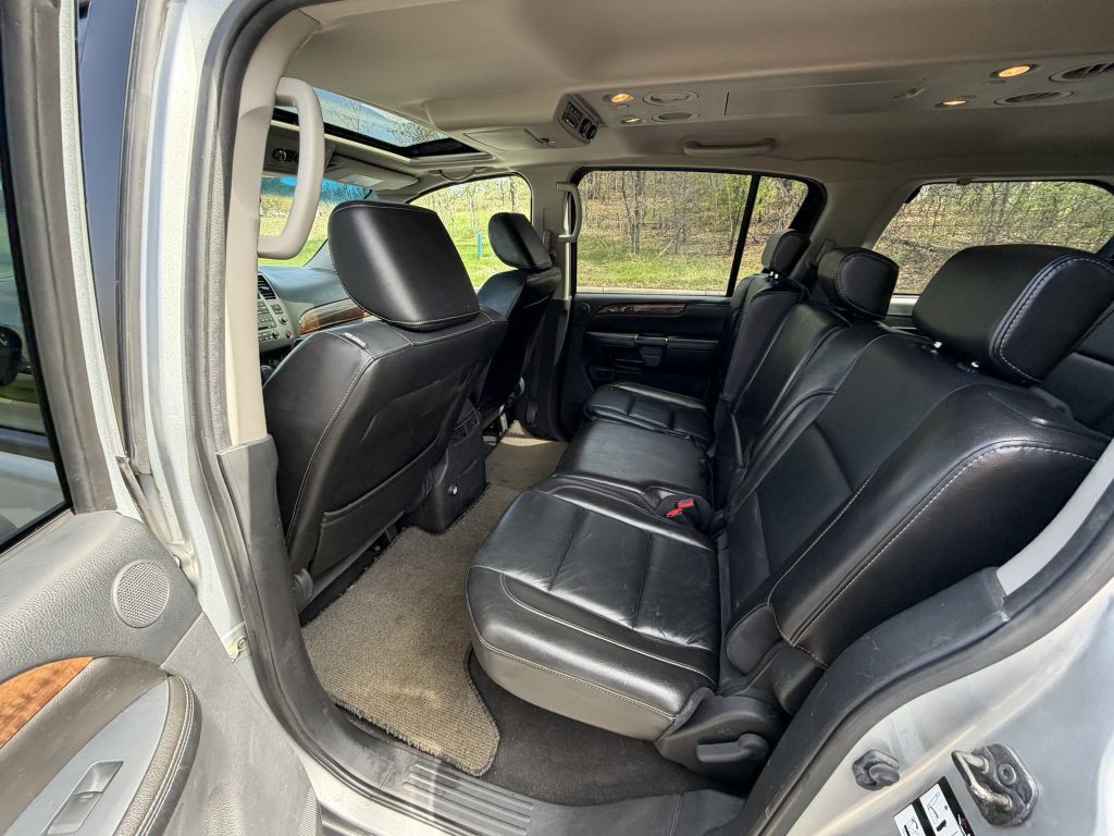 2011 Nissan Armada Image 10