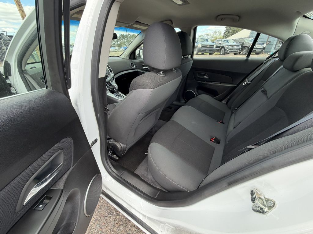 2011 Chevrolet Cruze Image 11