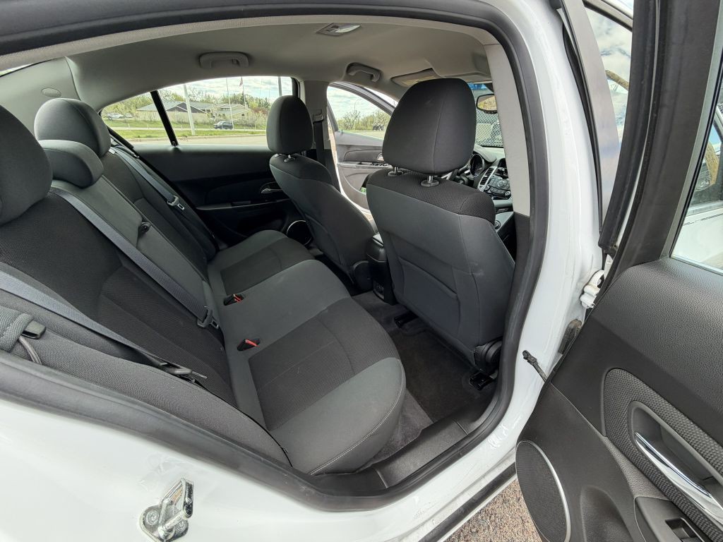 2011 Chevrolet Cruze Image 13