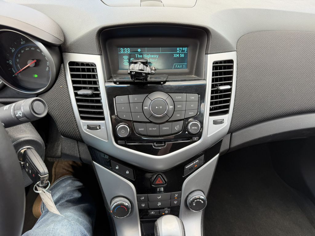 2011 Chevrolet Cruze Image 16
