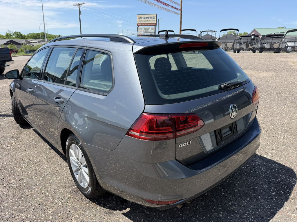 2017 Volkswagen Golf Image 3