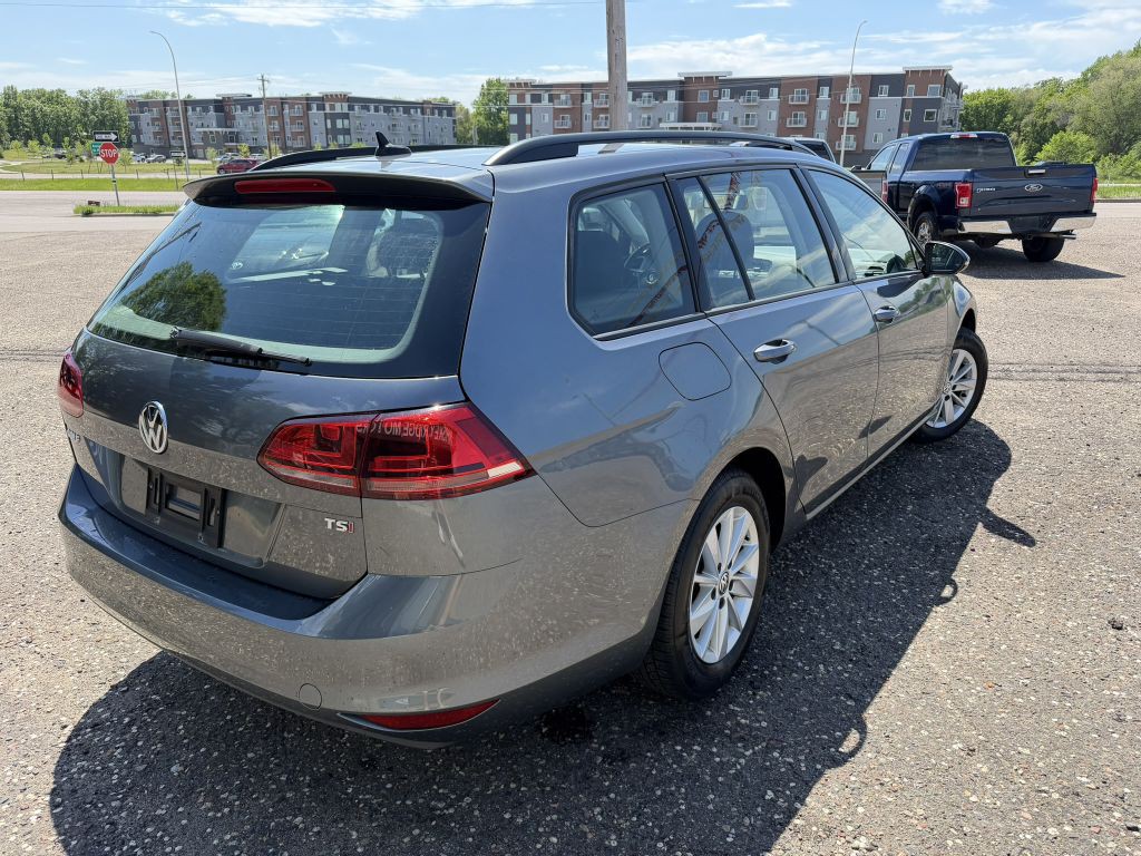 2017 Volkswagen Golf Image 4