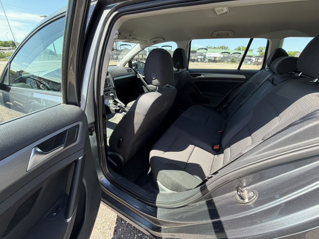 2017 Volkswagen Golf Image 10