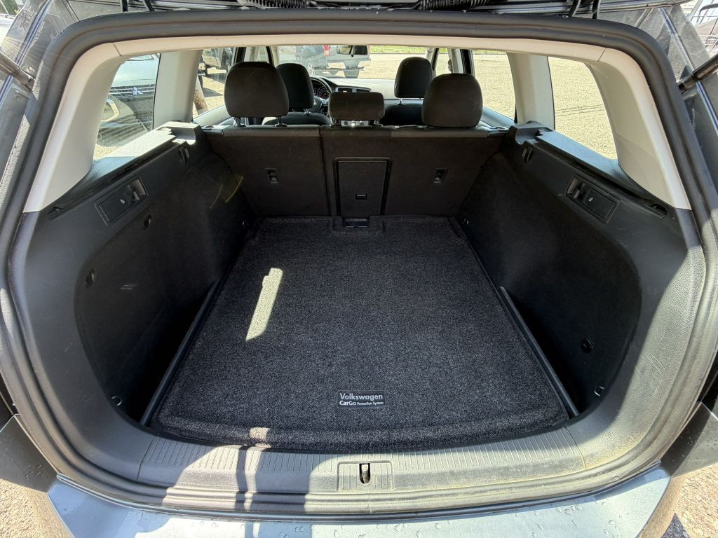 2017 Volkswagen Golf Image 11