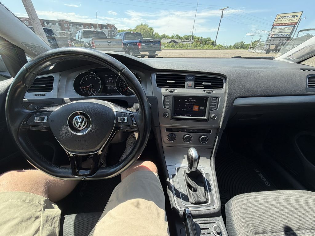 2017 Volkswagen Golf Image 14