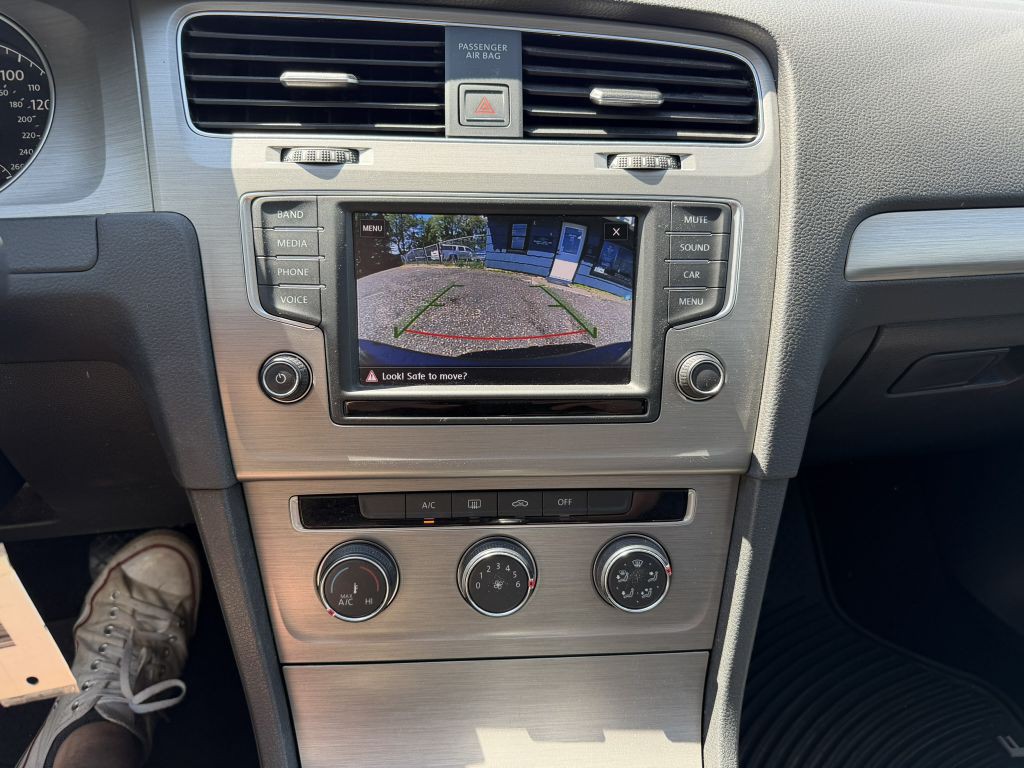 2017 Volkswagen Golf Image 15