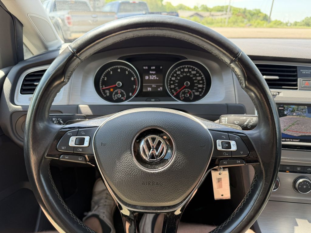 2017 Volkswagen Golf Image 16