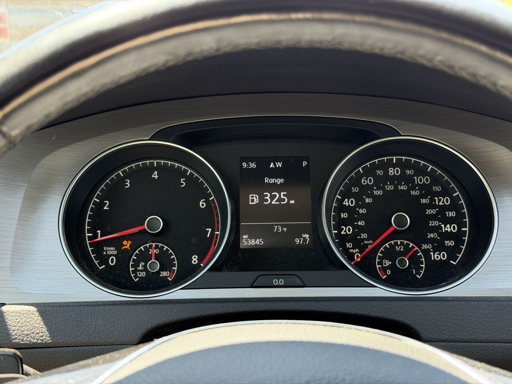 2017 Volkswagen Golf Image 17