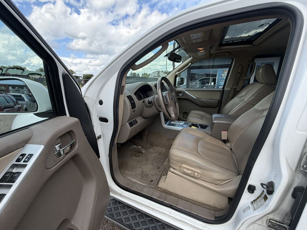 2012 Nissan Pathfinder Image 9