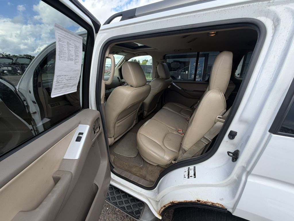 2012 Nissan Pathfinder Image 10