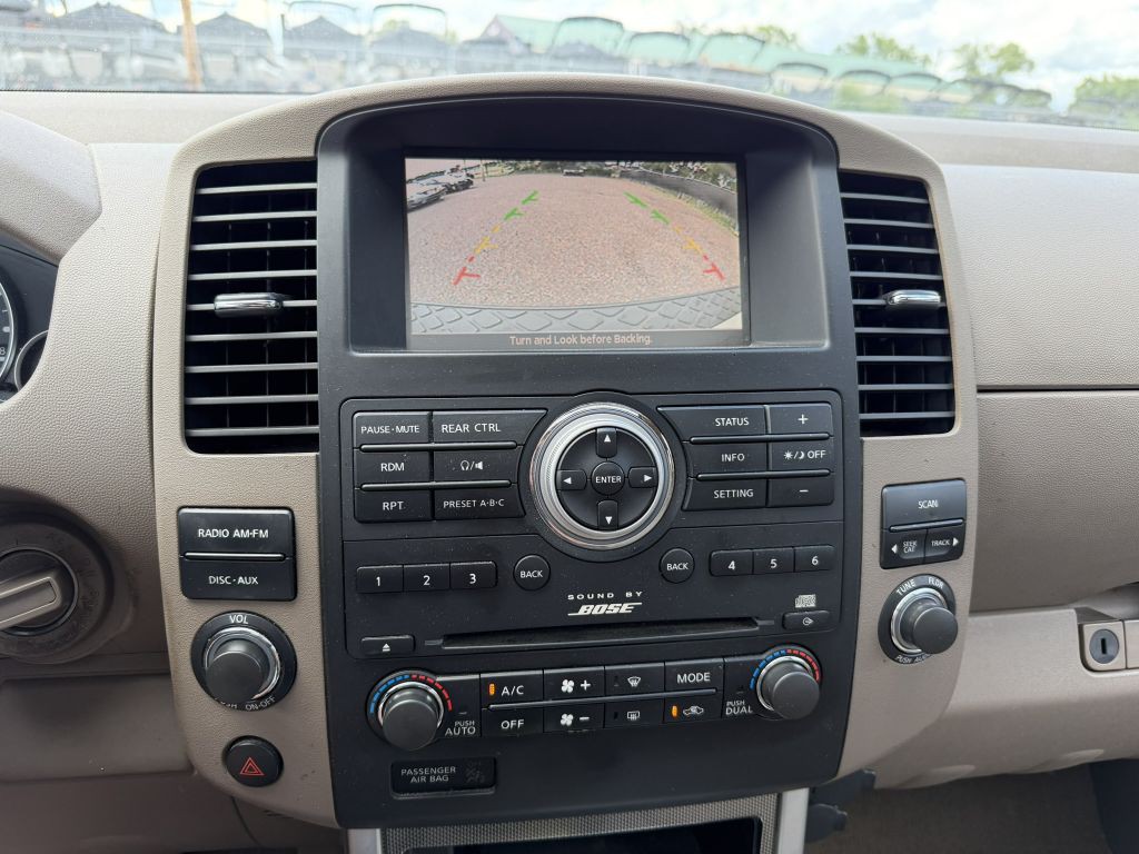 2012 Nissan Pathfinder Image 16