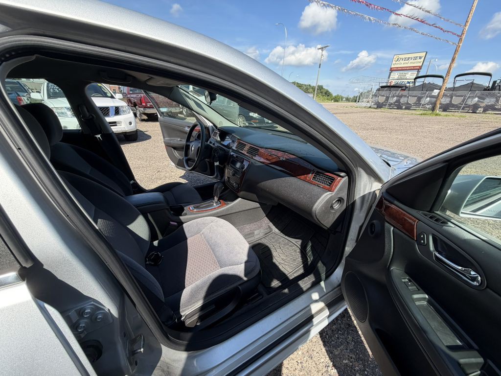 2009 Chevrolet Impala Image 13