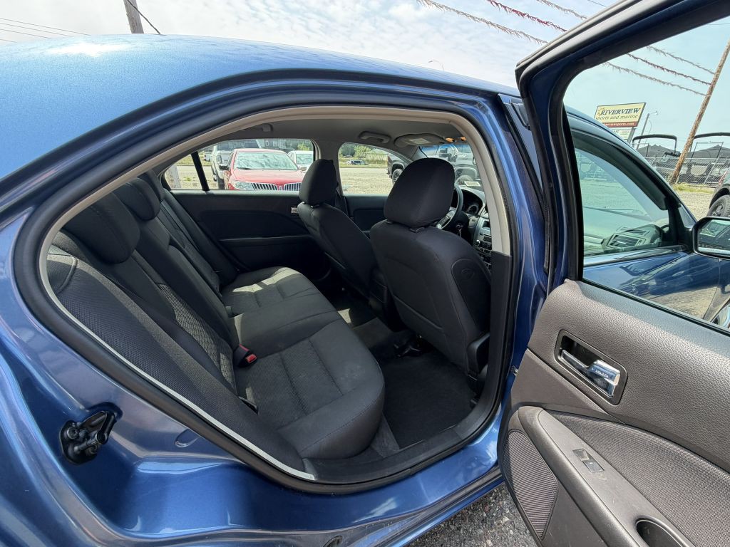 2010 Ford Fusion Image 11