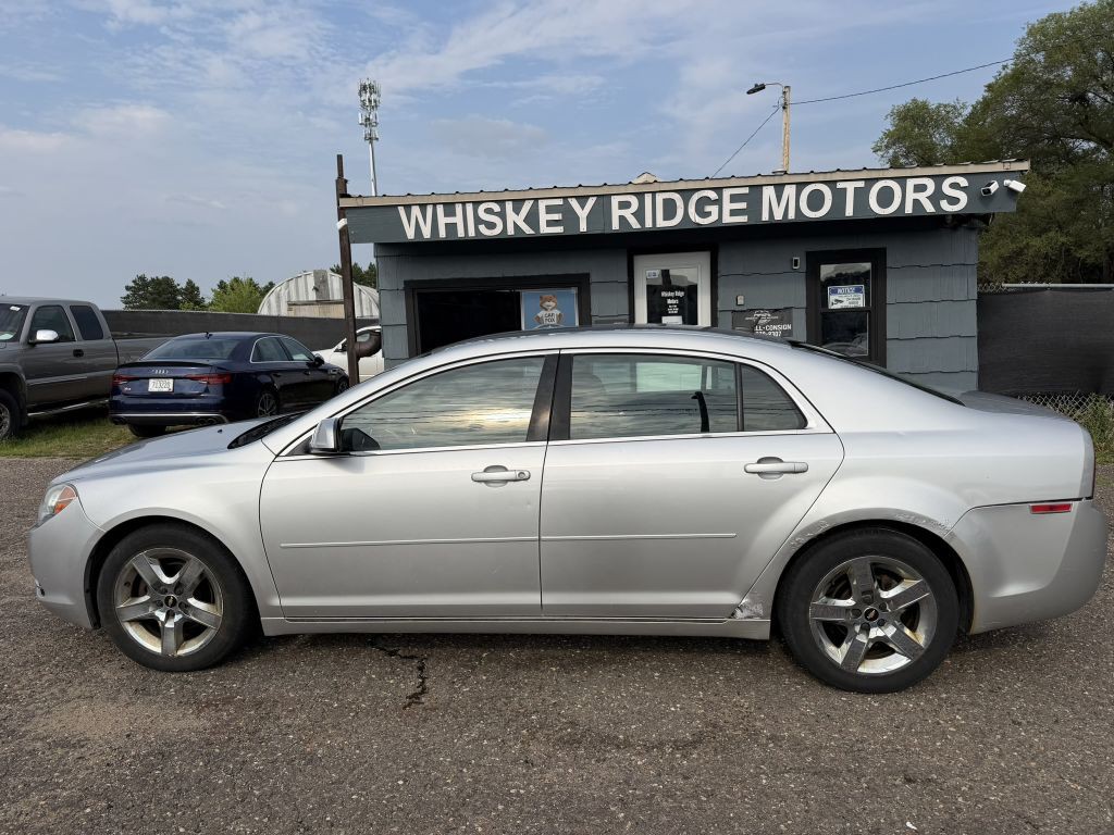 2010 Chevrolet Malibu Image 2