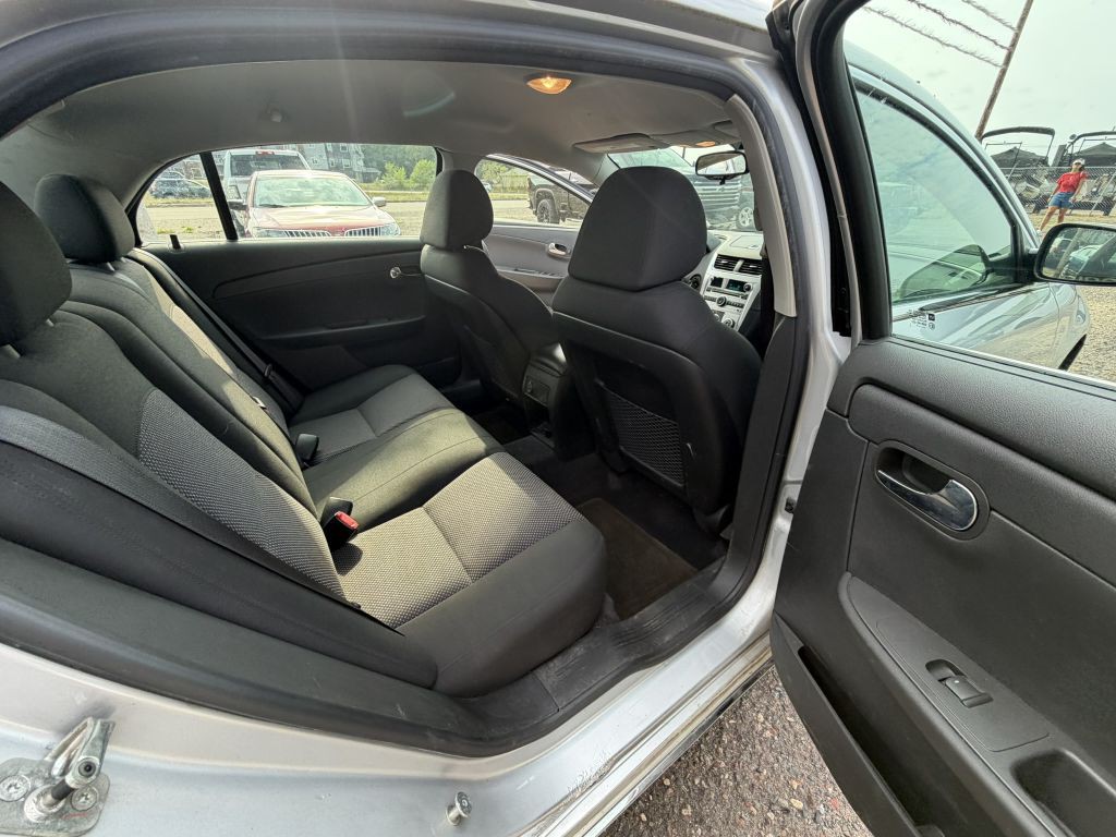 2010 Chevrolet Malibu Image 12