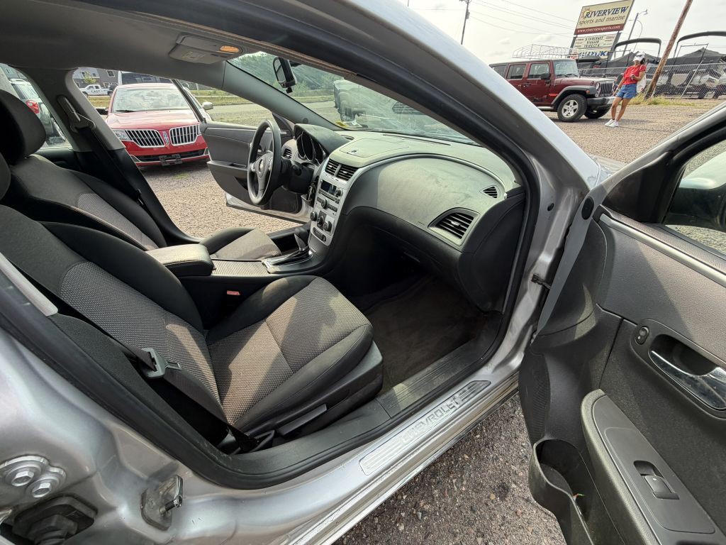 2010 Chevrolet Malibu Image 13