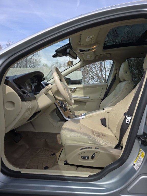2010 Volvo XC60 Image 9