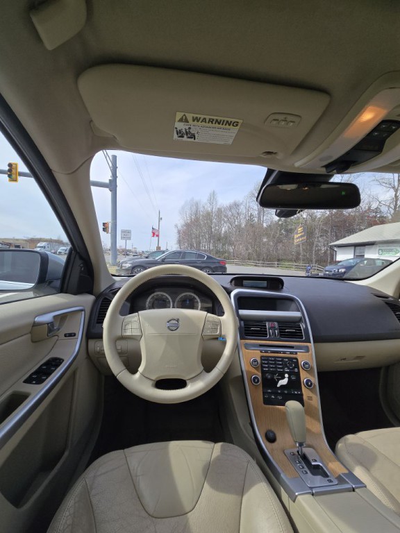 2010 Volvo XC60 Image 12
