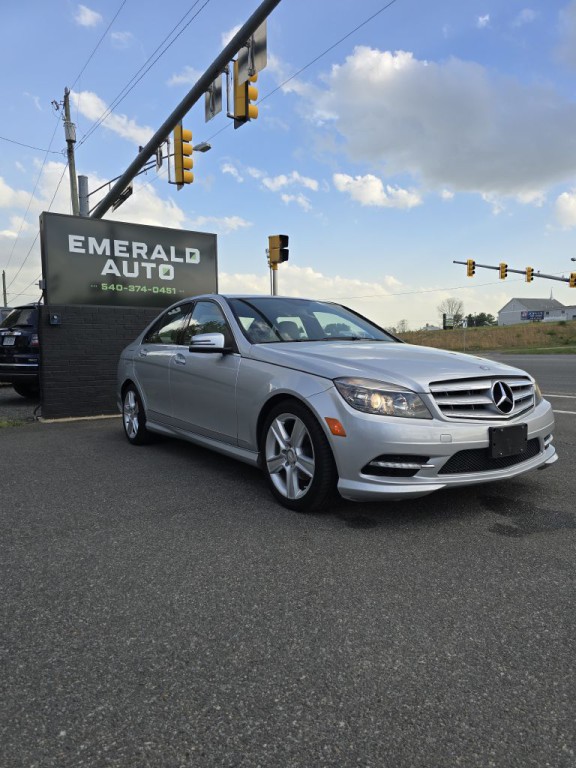 2011 Mercedes-Benz C-Class Image 3