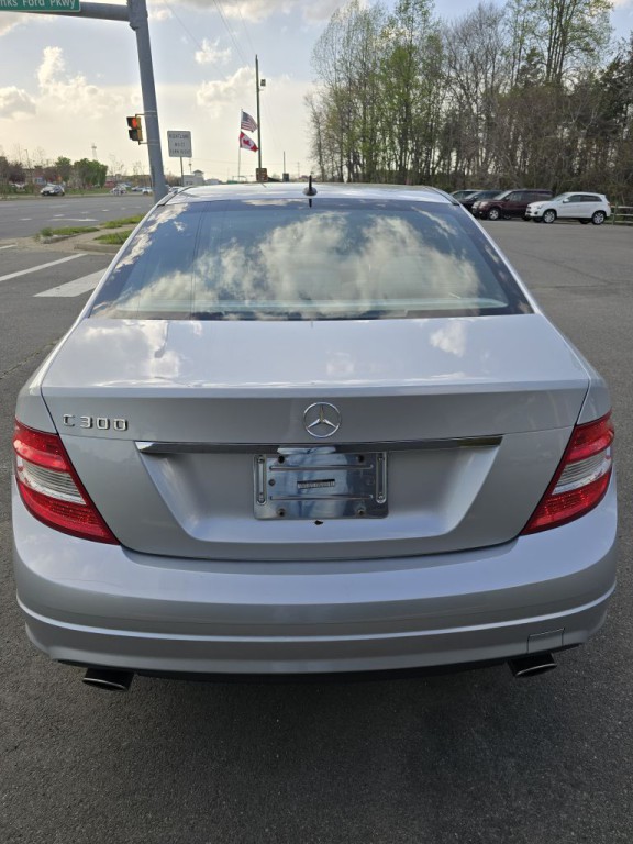 2011 Mercedes-Benz C-Class Image 6
