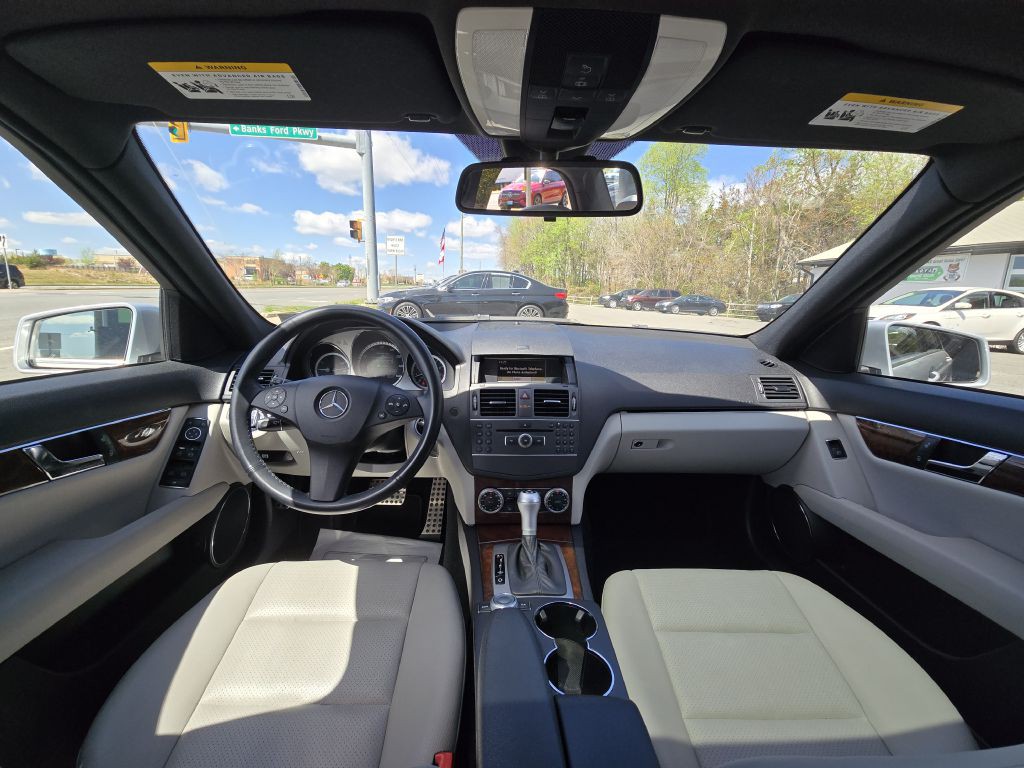 2011 Mercedes-Benz C-Class Image 11