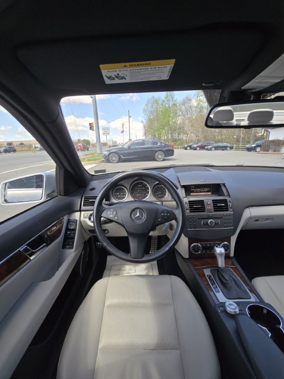 2011 Mercedes-Benz C-Class Image 12