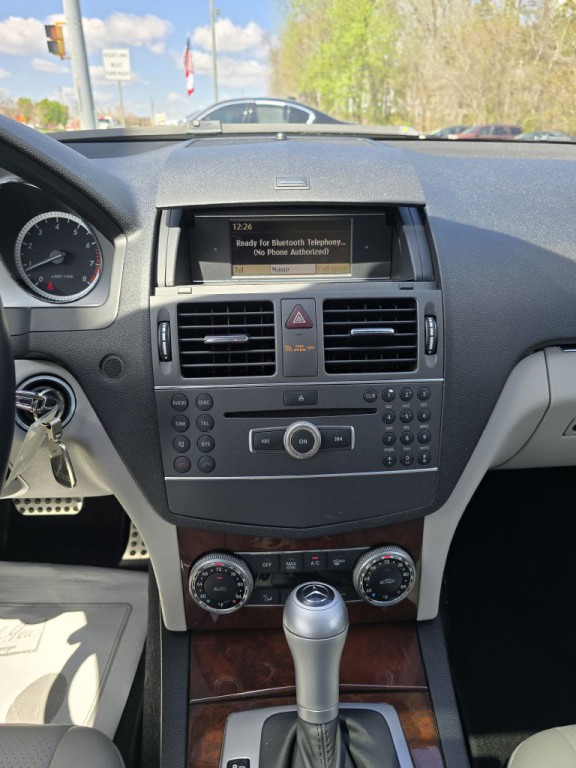 2011 Mercedes-Benz C-Class Image 14