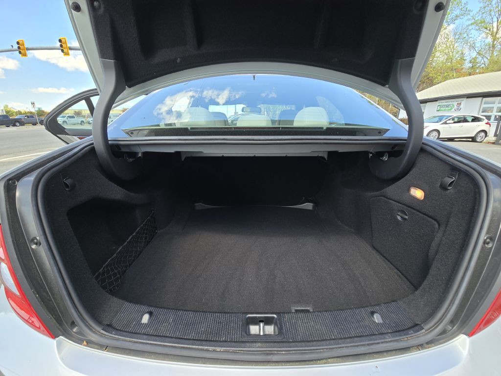 2011 Mercedes-Benz C-Class Image 17
