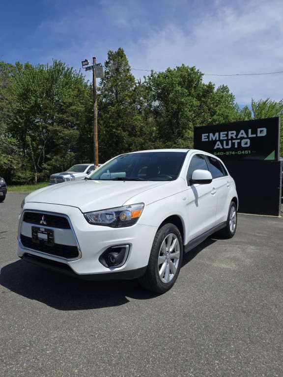 2014 Mitsubishi Outlander Image 1