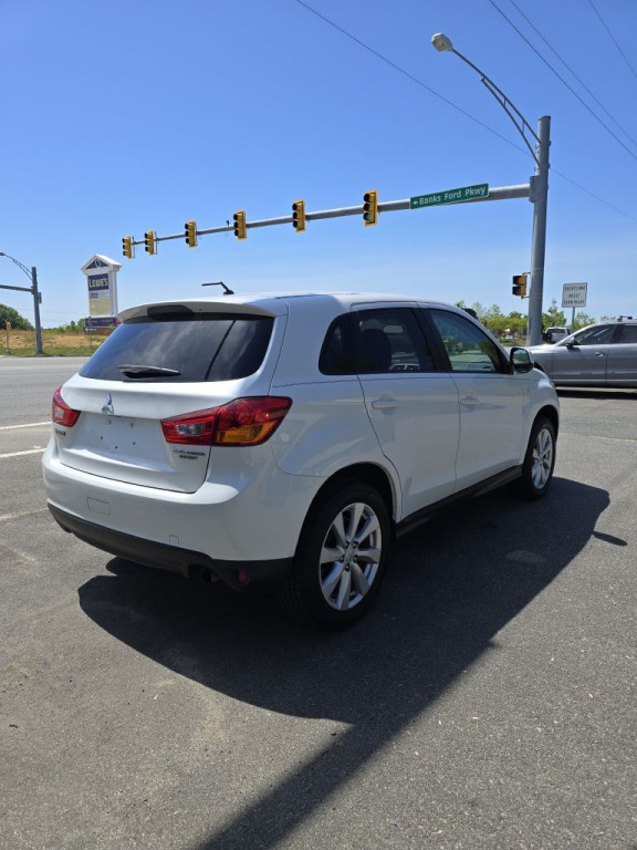 2014 Mitsubishi Outlander Image 5