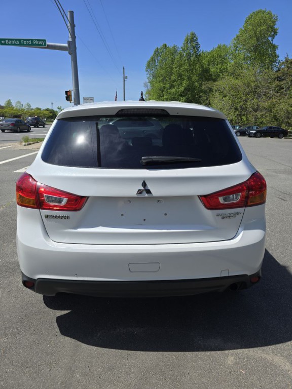 2014 Mitsubishi Outlander Image 6