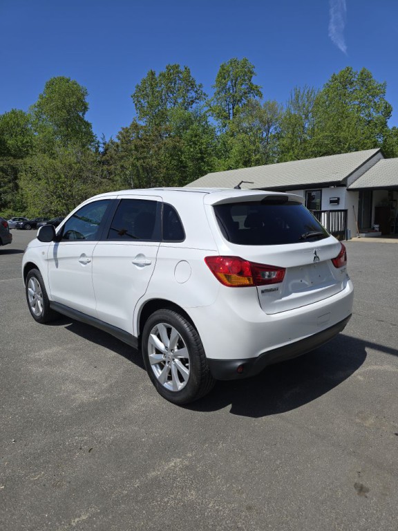 2014 Mitsubishi Outlander Image 7