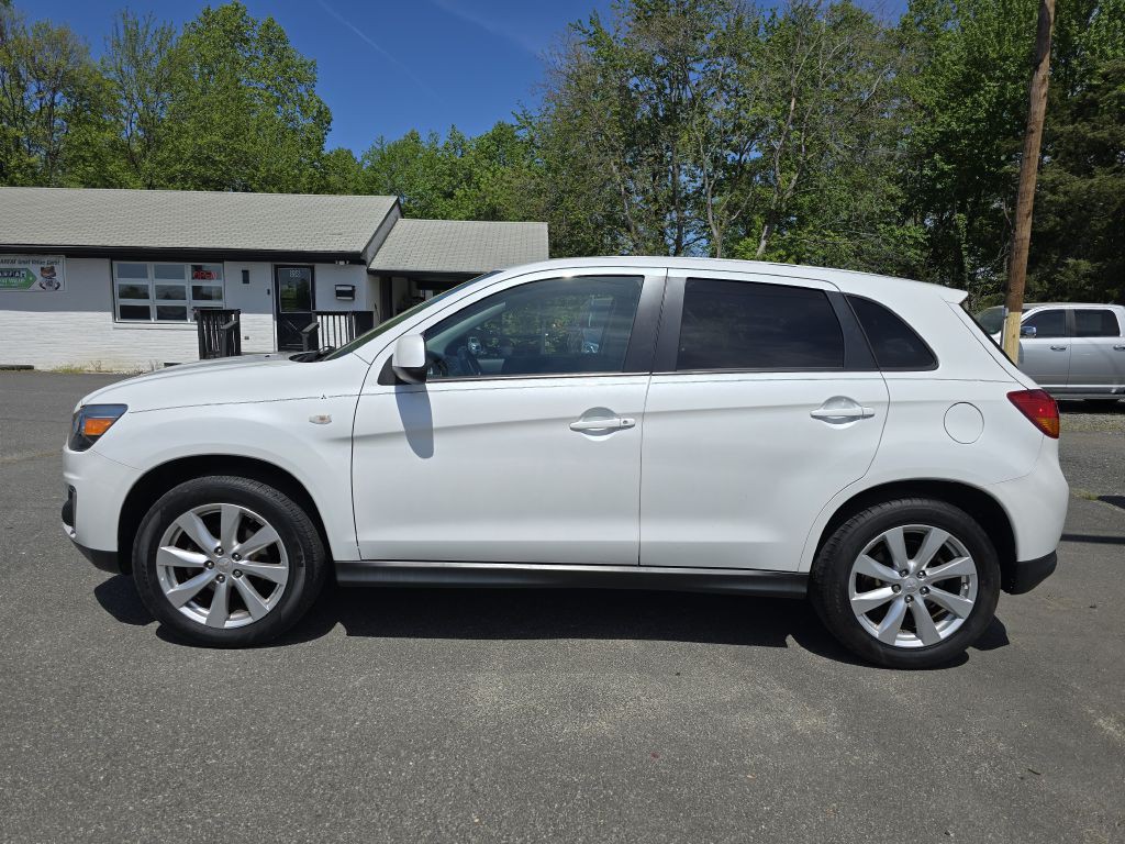 2014 Mitsubishi Outlander Image 8