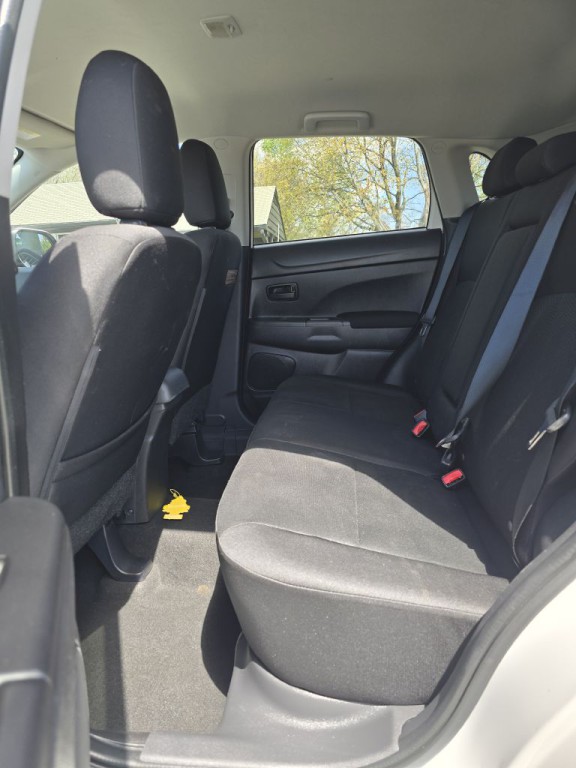 2014 Mitsubishi Outlander Image 10