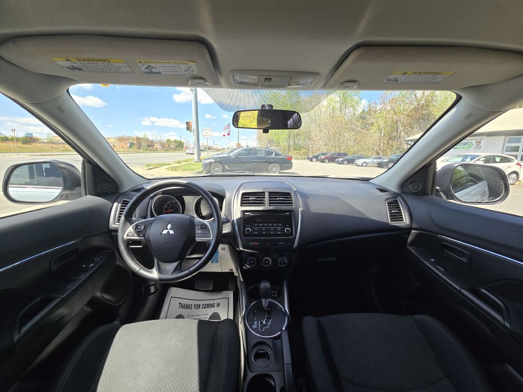 2014 Mitsubishi Outlander Image 11