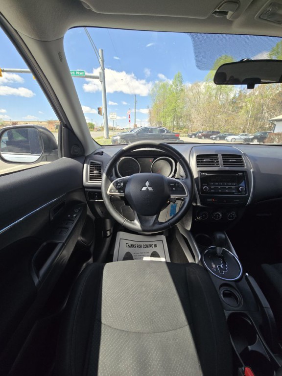 2014 Mitsubishi Outlander Image 12