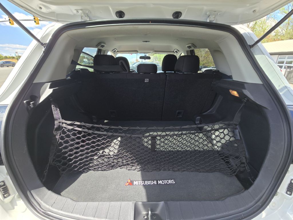 2014 Mitsubishi Outlander Image 15